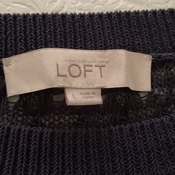 Ann Taylor navy sweater size large - Picture 2 of 3